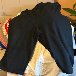 Black wide leg capris